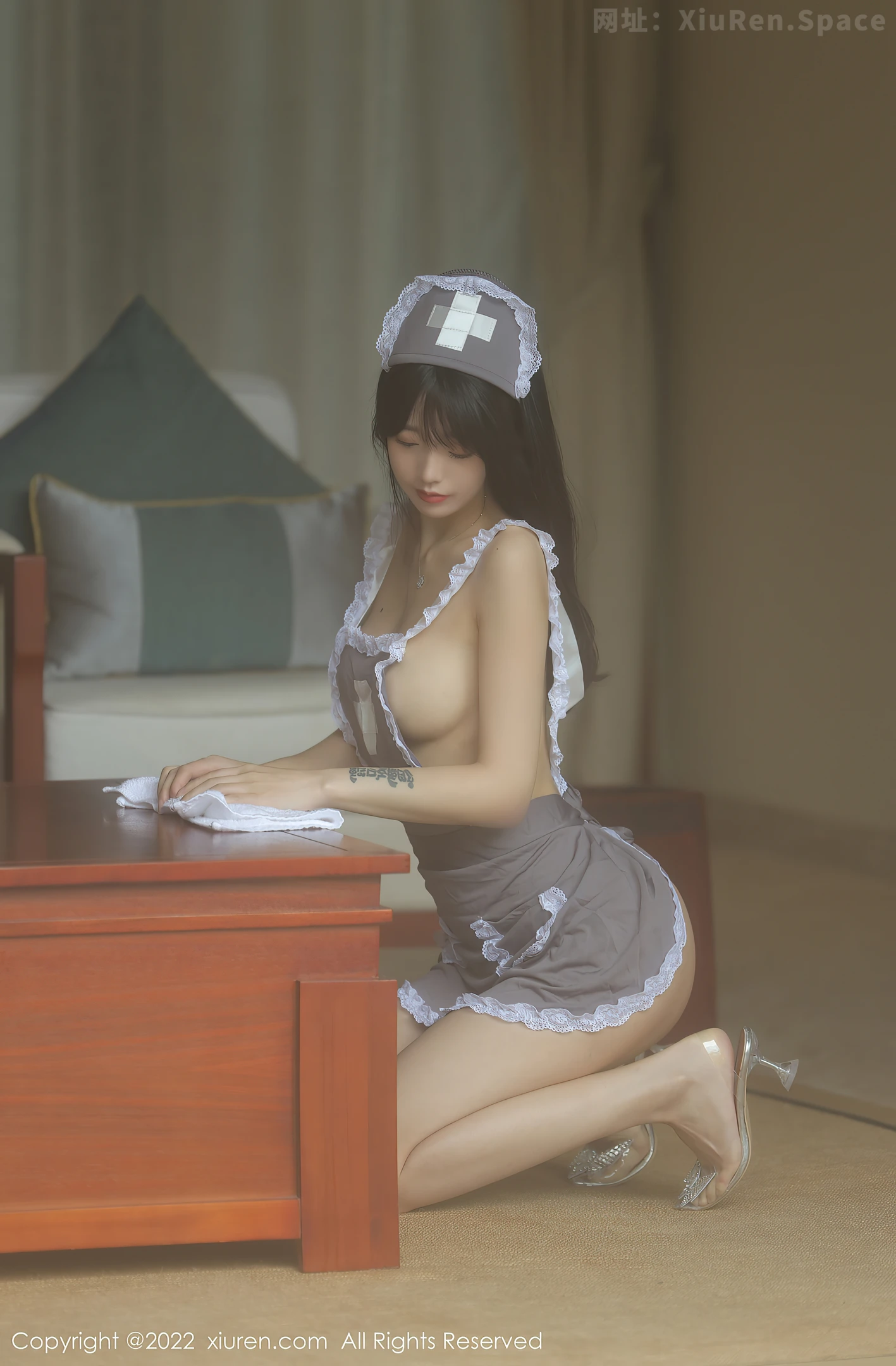 图片[3]-[XiuRen秀人网]VOL.4924 模特佘贝拉bella海南岛旅拍私房脱灰色女仆装秀完美身材诱惑写真76P-秀人网官方网站